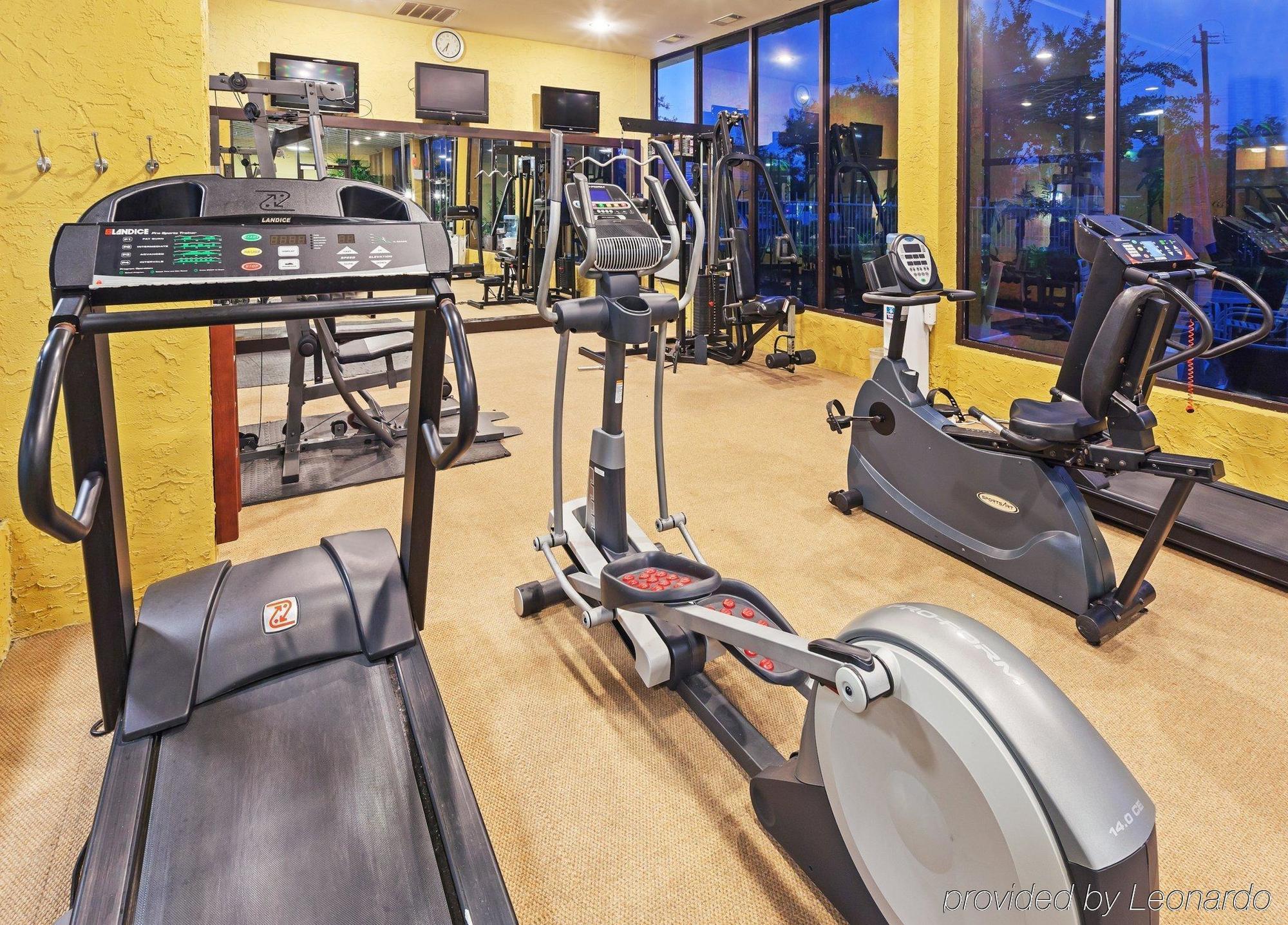 Crowne Plaza Suites Houston - Near Sugar Land Екстер'єр фото