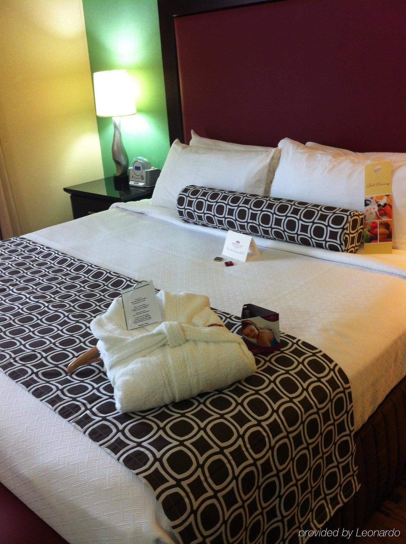 Crowne Plaza Suites Houston - Near Sugar Land Екстер'єр фото