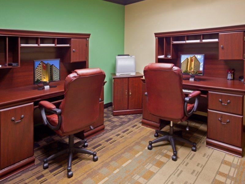 Crowne Plaza Suites Houston - Near Sugar Land Зручності фото
