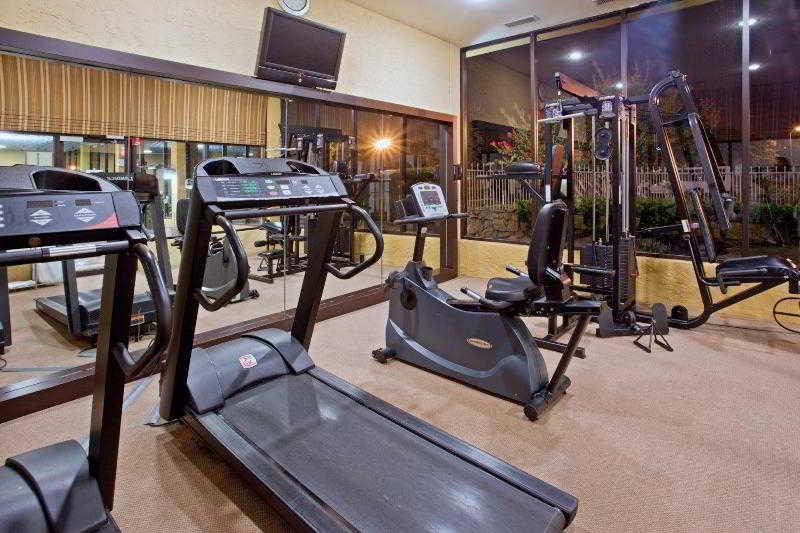 Crowne Plaza Suites Houston - Near Sugar Land Екстер'єр фото