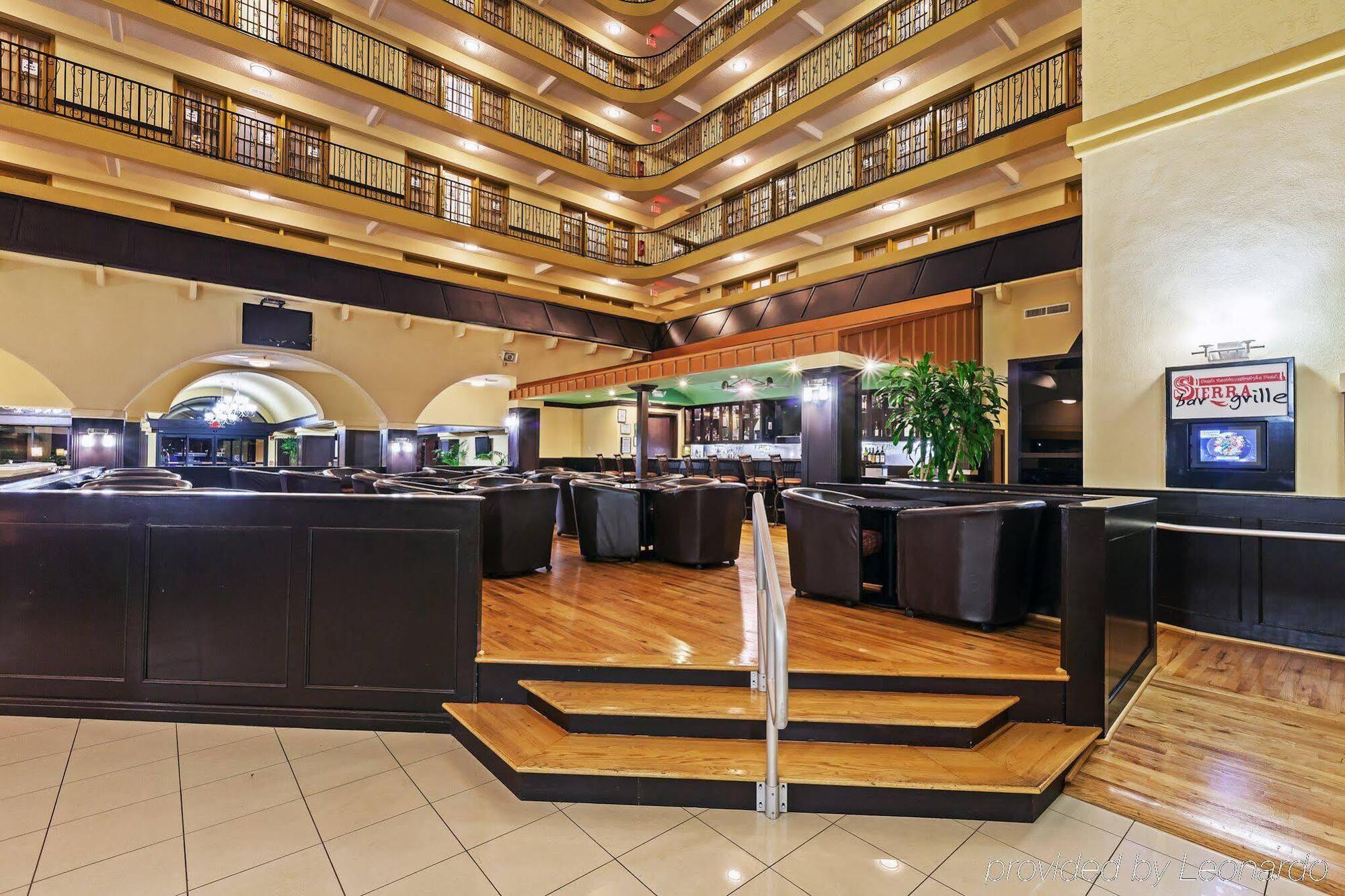 Crowne Plaza Suites Houston - Near Sugar Land Екстер'єр фото