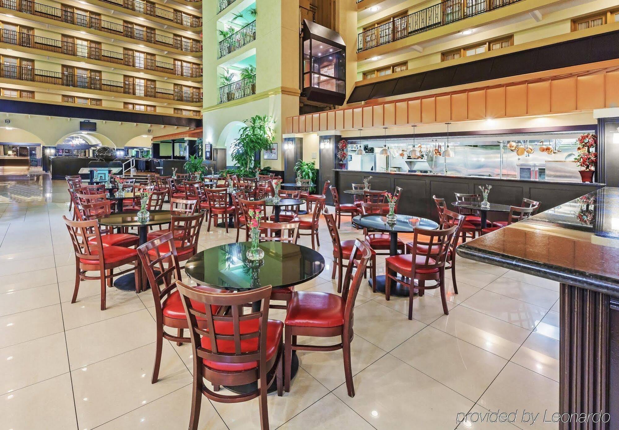 Crowne Plaza Suites Houston - Near Sugar Land Екстер'єр фото